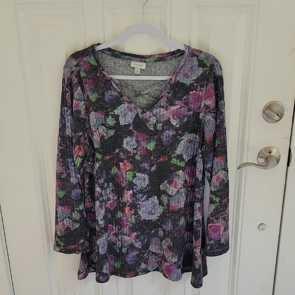 Avenue FLORAL Long Sleeve Tunic Size 14 / 16 - Picture 1 of 4